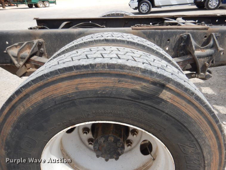 image for item HG9187 2007 International 4400  truck cab and chassis