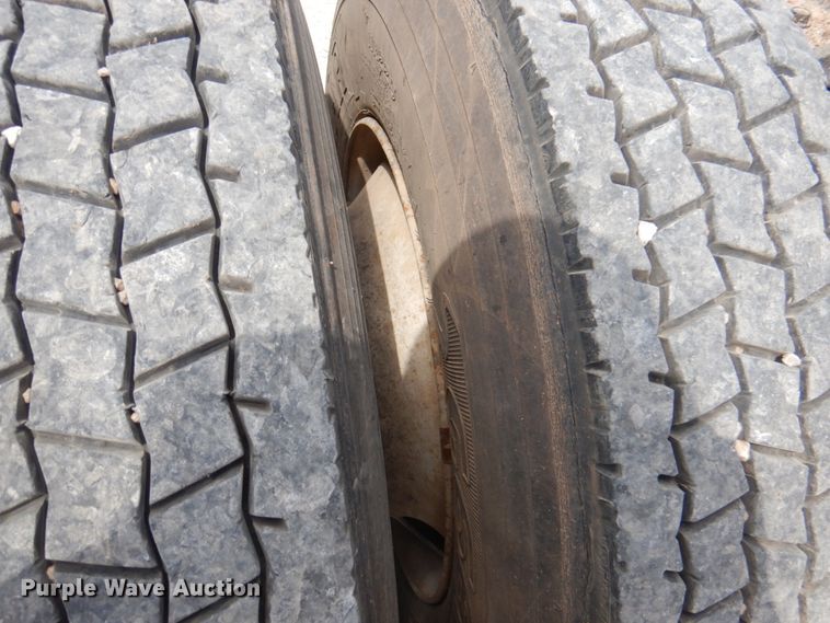 image for item HG9187 2007 International 4400  truck cab and chassis