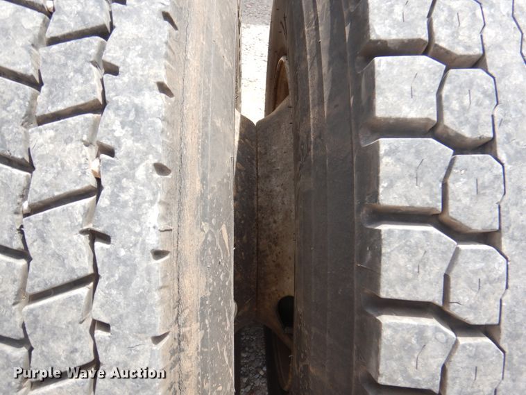 image for item HG9187 2007 International 4400  truck cab and chassis