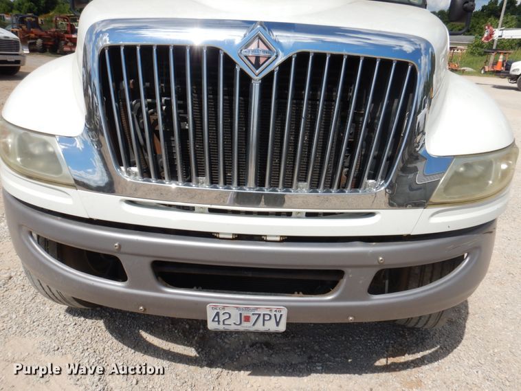 image for item HG9187 2007 International 4400  truck cab and chassis