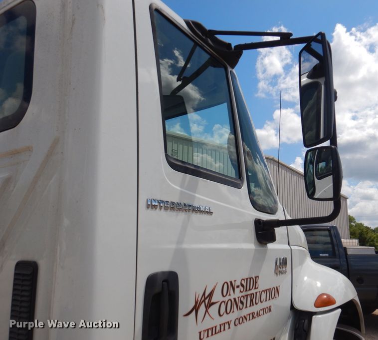 image for item HG9187 2007 International 4400  truck cab and chassis