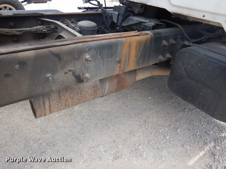 image for item HG9187 2007 International 4400  truck cab and chassis