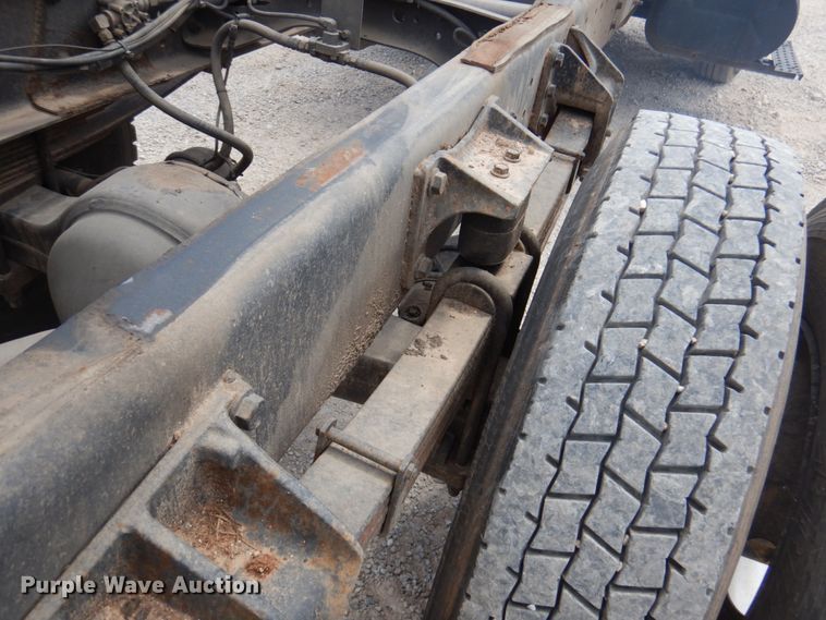 image for item HG9187 2007 International 4400  truck cab and chassis