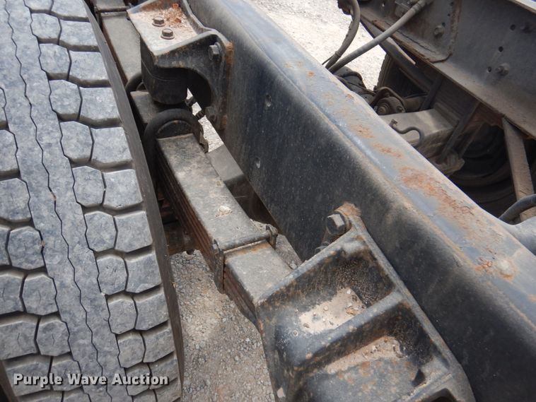 image for item HG9187 2007 International 4400  truck cab and chassis