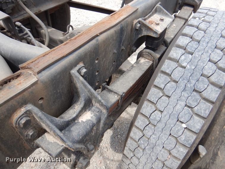 image for item HG9187 2007 International 4400  truck cab and chassis