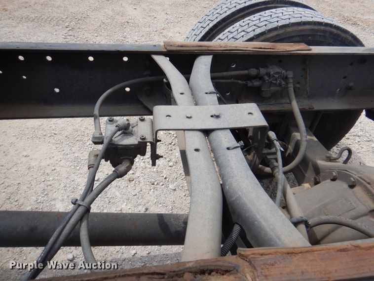 image for item HG9187 2007 International 4400  truck cab and chassis