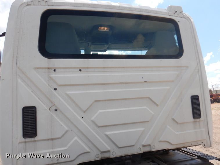 image for item HG9187 2007 International 4400  truck cab and chassis