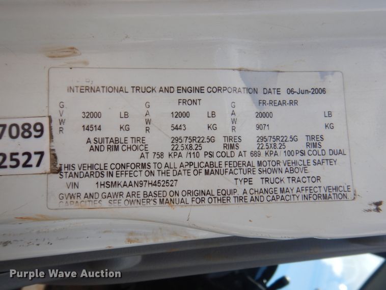 image for item HG9187 2007 International 4400  truck cab and chassis