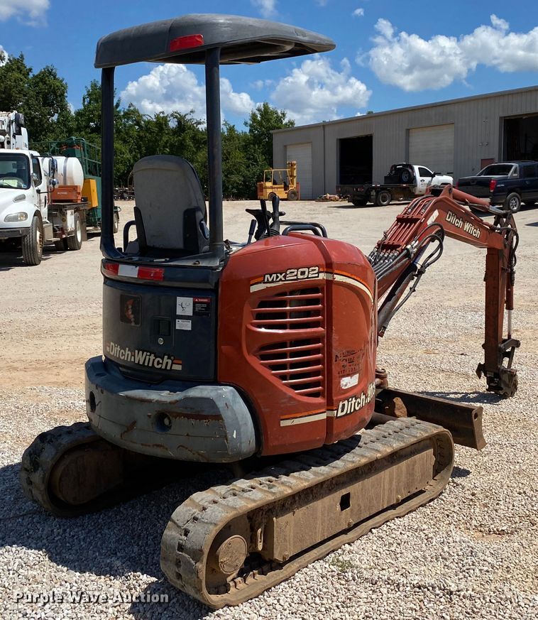 image for item HG9188 2005 Ditch Witch MX202  mini excavator