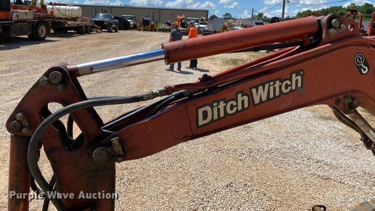image for item HG9188 2005 Ditch Witch MX202  mini excavator