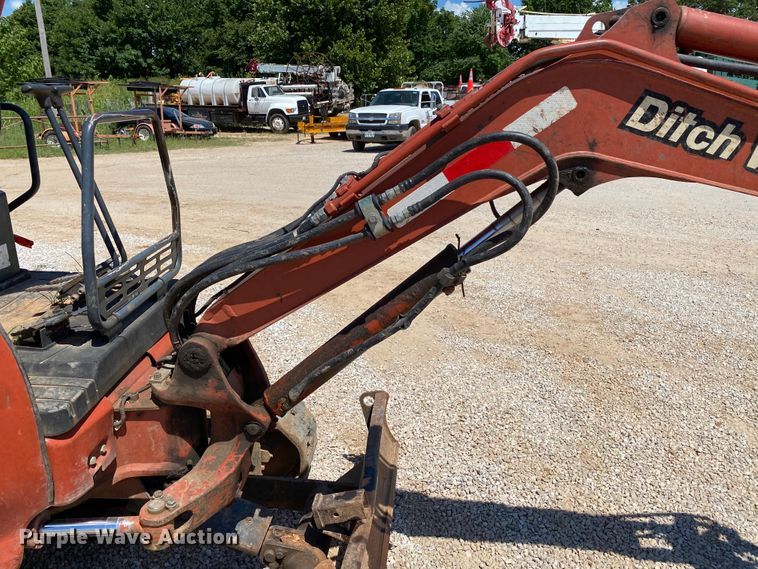 image for item HG9188 2005 Ditch Witch MX202  mini excavator