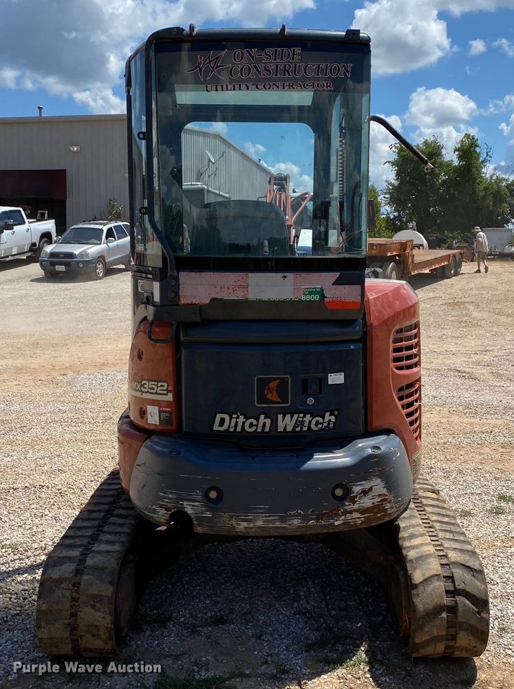 image for item HG9205 2005 Ditch Witch MX352  mini excavator