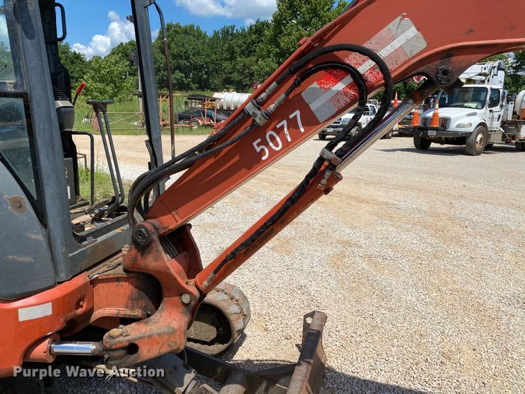 image for item HG9205 2005 Ditch Witch MX352  mini excavator