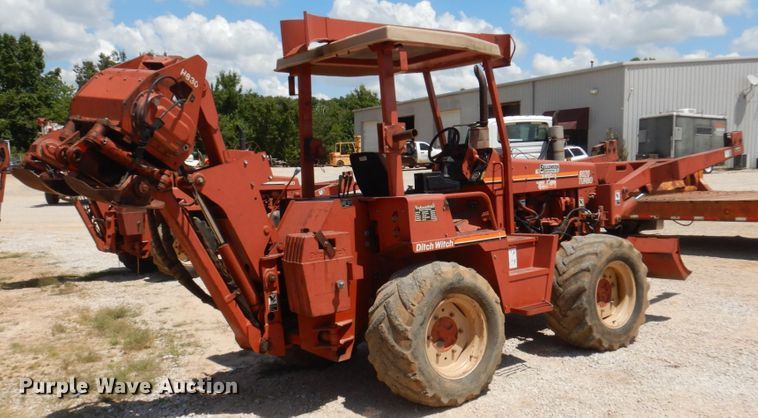 image for item HG9206 2001 Ditch Witch 8020  cable plow