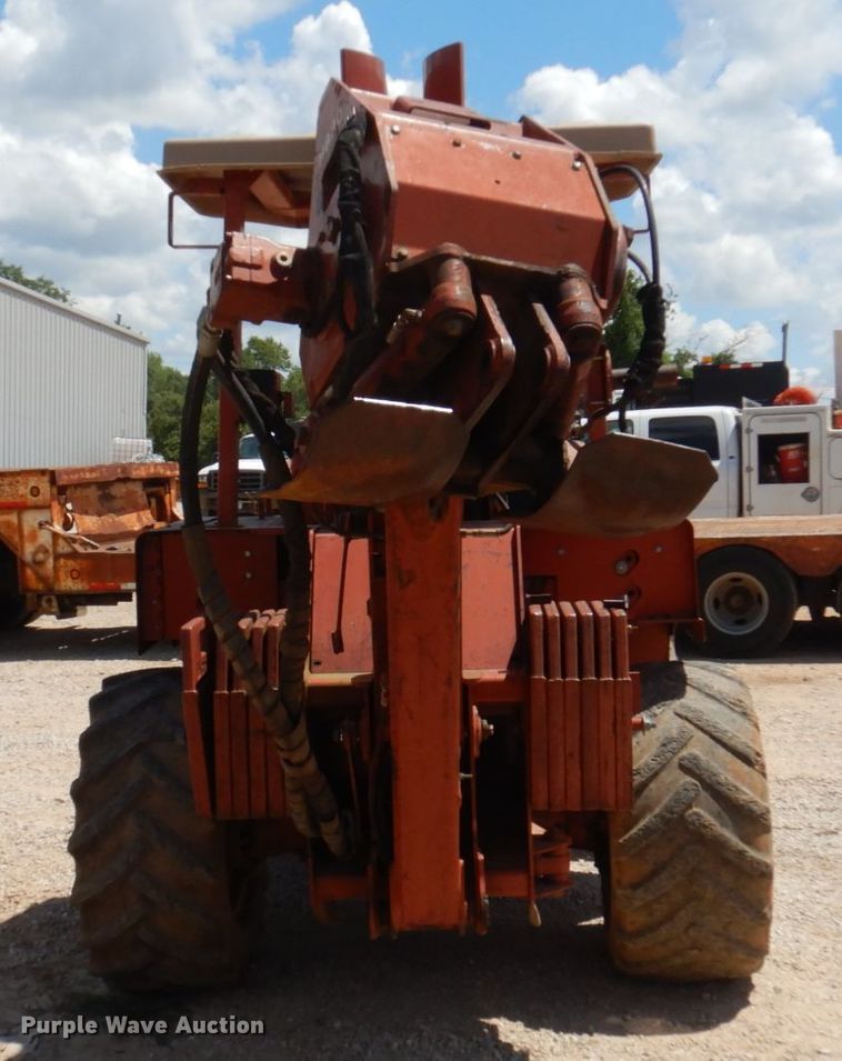 image for item HG9206 2001 Ditch Witch 8020  cable plow