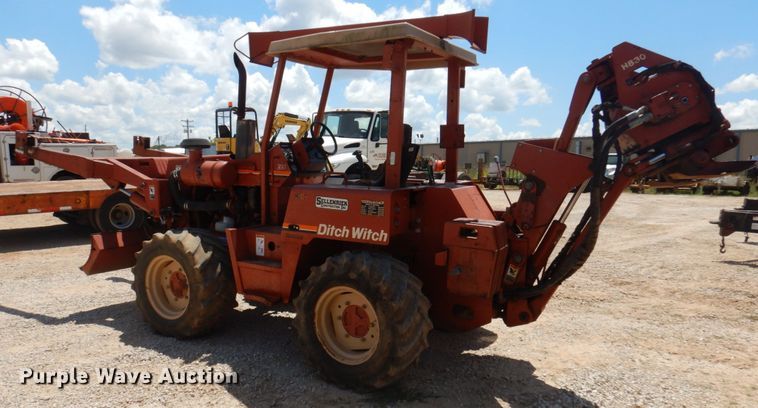 image for item HG9206 2001 Ditch Witch 8020  cable plow