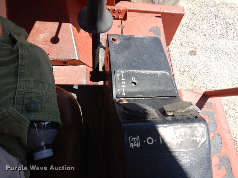 image for item HG9206 2001 Ditch Witch 8020  cable plow