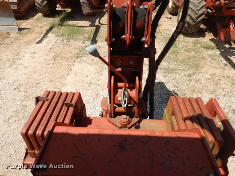 image for item HG9206 2001 Ditch Witch 8020  cable plow