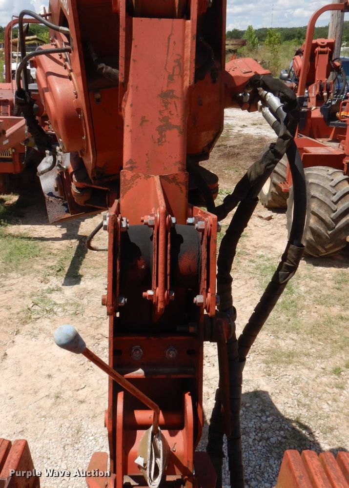 image for item HG9206 2001 Ditch Witch 8020  cable plow