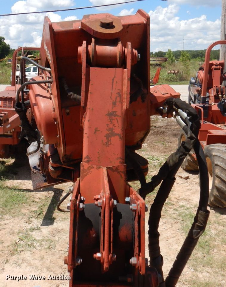 image for item HG9206 2001 Ditch Witch 8020  cable plow