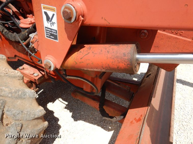 image for item HG9206 2001 Ditch Witch 8020  cable plow