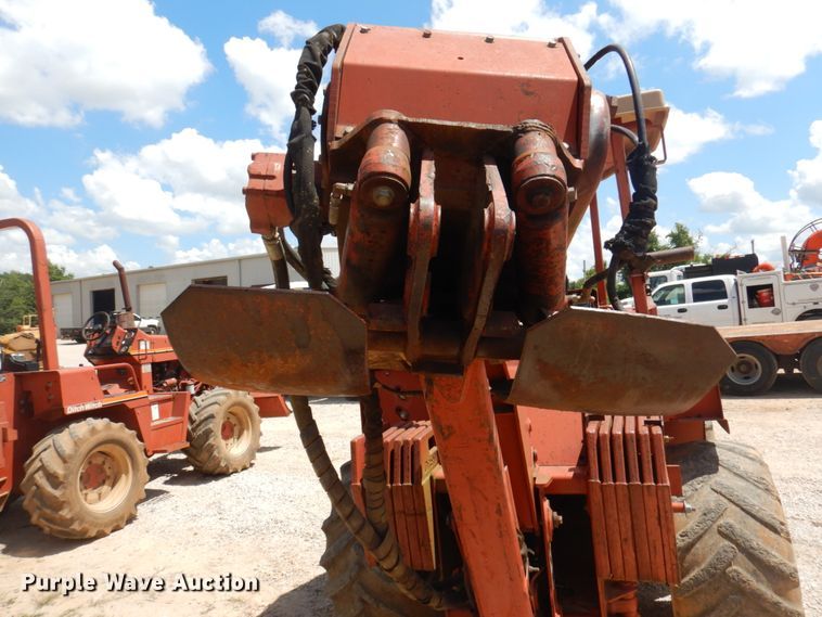 image for item HG9206 2001 Ditch Witch 8020  cable plow