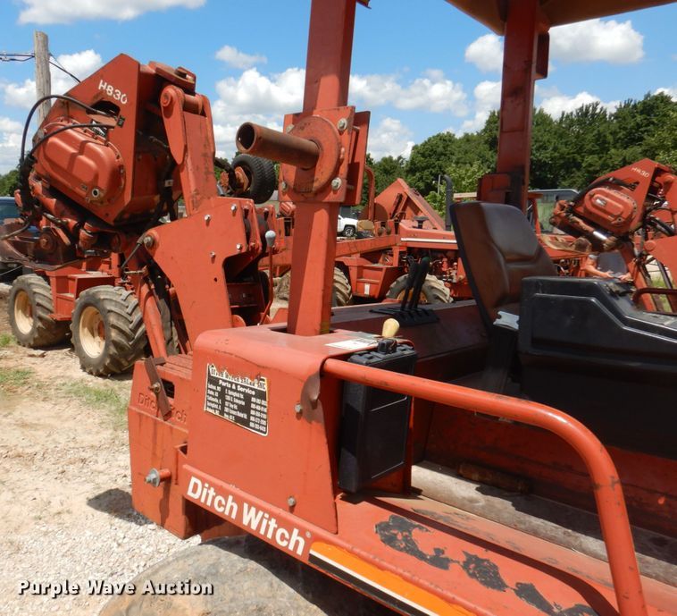 image for item HG9206 2001 Ditch Witch 8020  cable plow