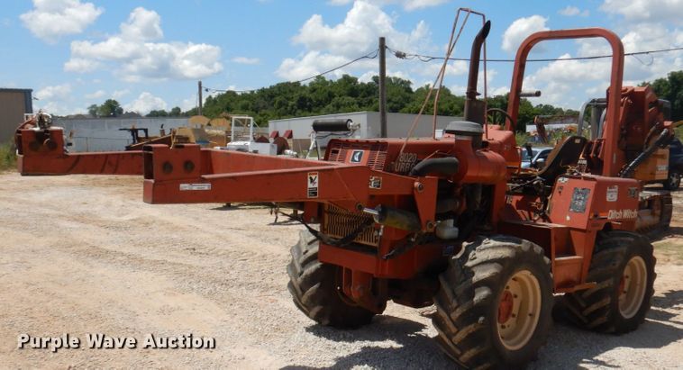 image for item HG9207 2001 Ditch Witch 8020  cable plow