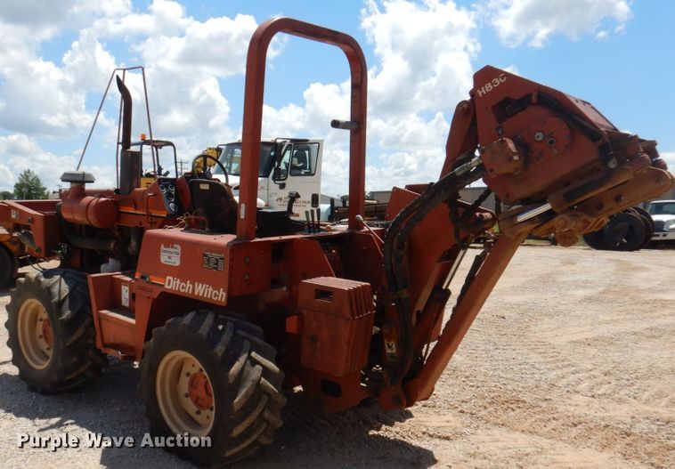 image for item HG9207 2001 Ditch Witch 8020  cable plow