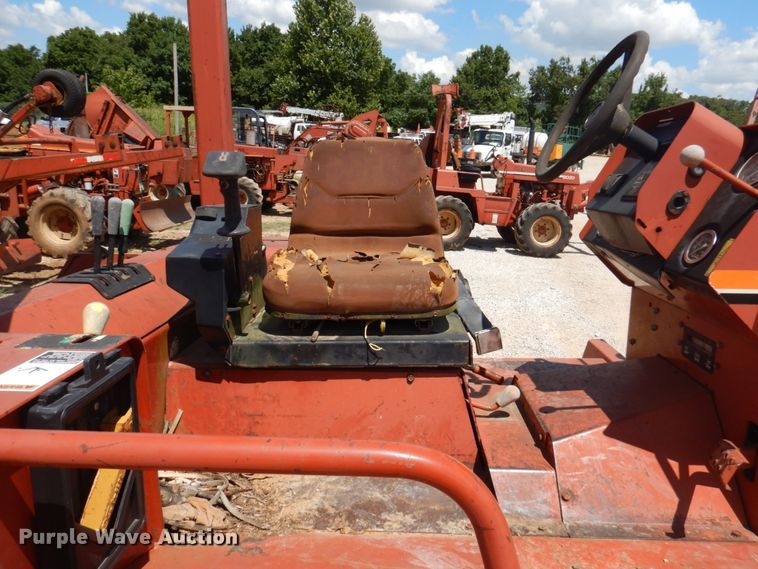 image for item HG9207 2001 Ditch Witch 8020  cable plow