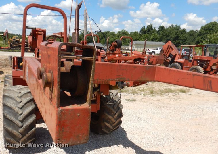 image for item HG9207 2001 Ditch Witch 8020  cable plow