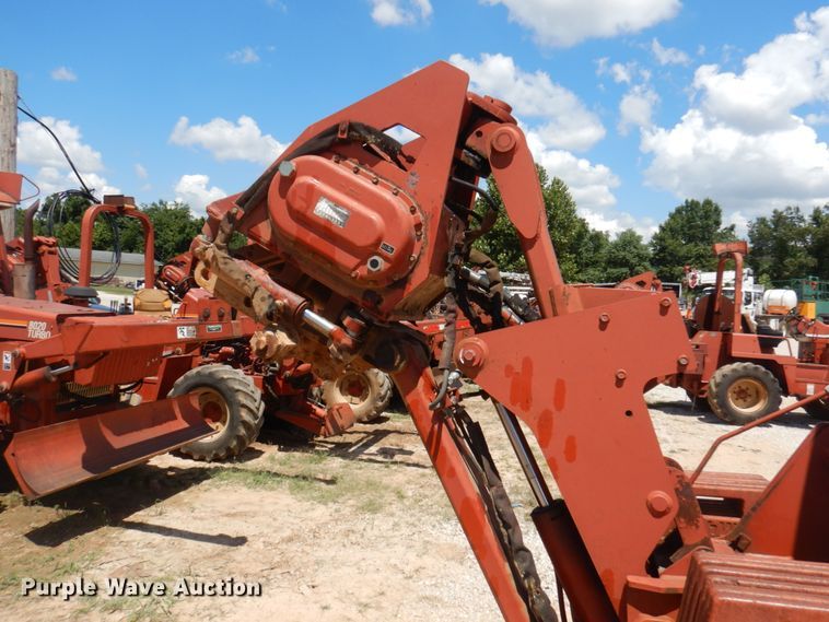 image for item HG9207 2001 Ditch Witch 8020  cable plow