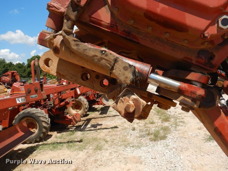 image for item HG9207 2001 Ditch Witch 8020  cable plow