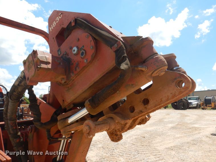 image for item HG9207 2001 Ditch Witch 8020  cable plow