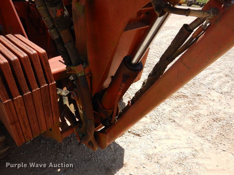 image for item HG9207 2001 Ditch Witch 8020  cable plow