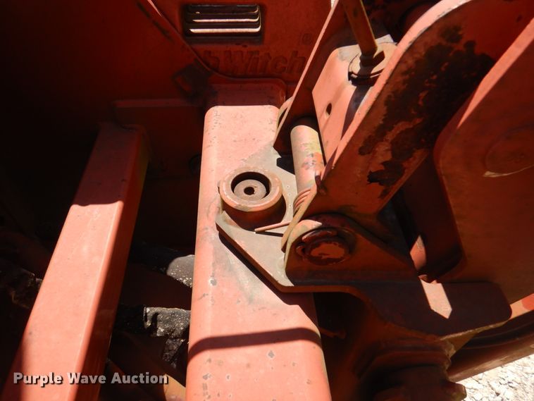 image for item HG9207 2001 Ditch Witch 8020  cable plow