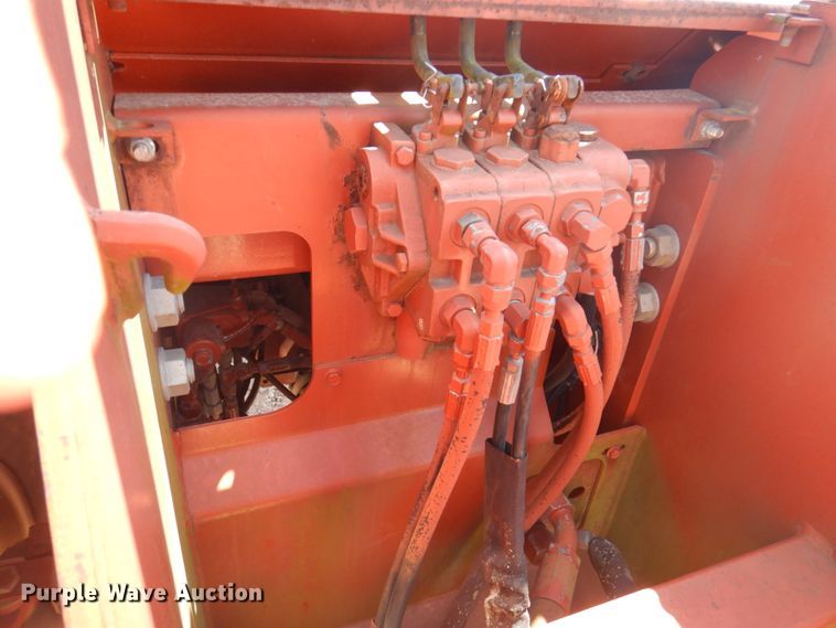 image for item HG9207 2001 Ditch Witch 8020  cable plow