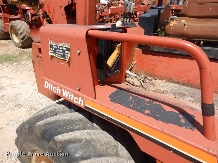 image for item HG9207 2001 Ditch Witch 8020  cable plow
