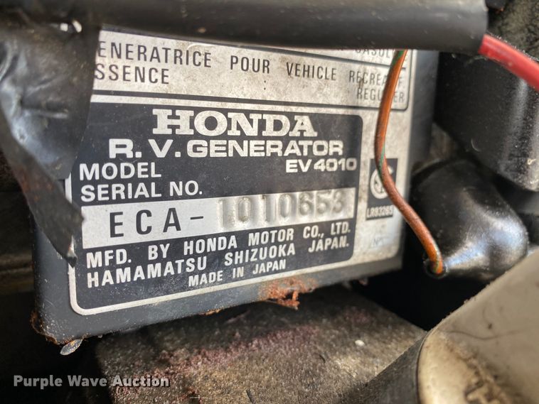 image for item HG9208 2002 Chevrolet Express 3500  box truck