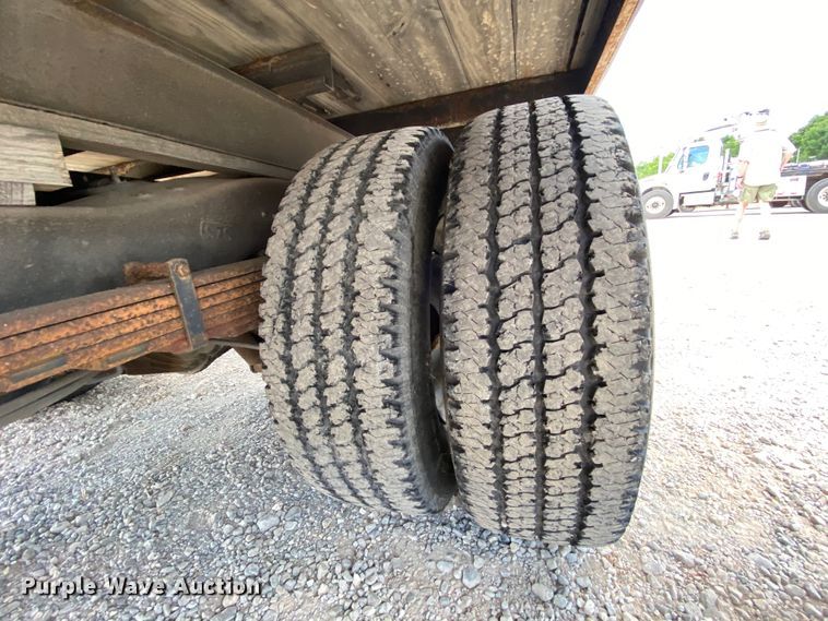 image for item HG9208 2002 Chevrolet Express 3500  box truck