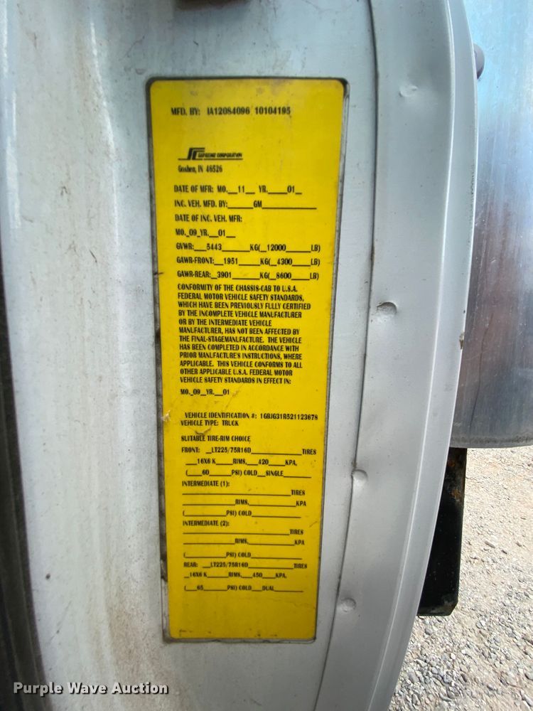 image for item HG9208 2002 Chevrolet Express 3500  box truck