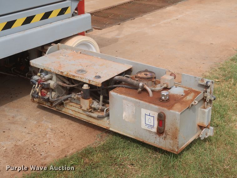 image for item HJ9325 Skyjack SJIII 3226  scissor lift