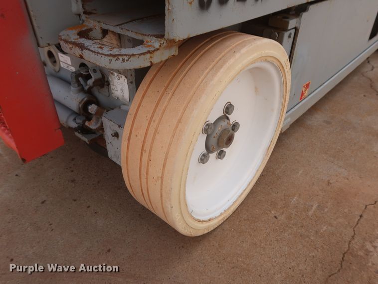 image for item HJ9325 Skyjack SJIII 3226  scissor lift