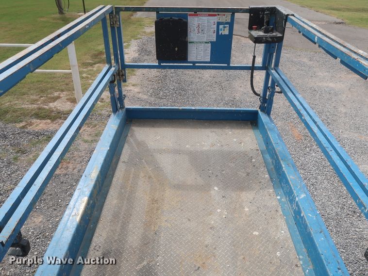 image for item HJ9326 2012 Genie GS-3369RT  scissor lift