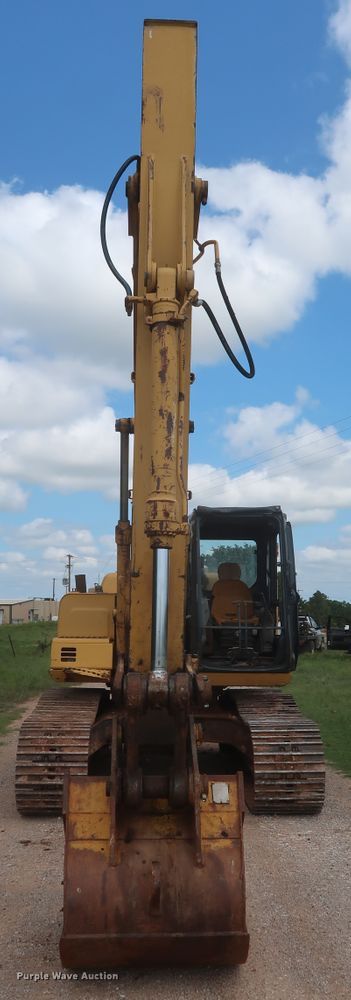 image for item HJ9330 2005 John Deere 160C LC  excavator