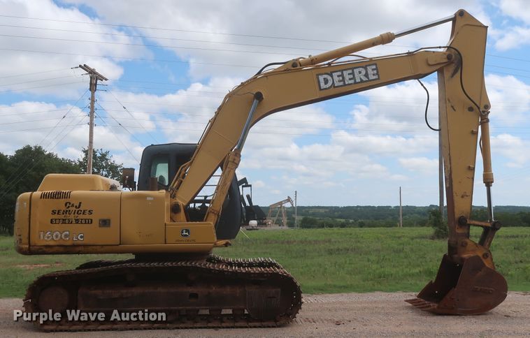 image for item HJ9330 2005 John Deere 160C LC  excavator