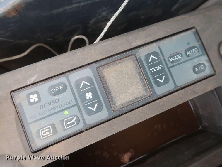 image for item HJ9330 2005 John Deere 160C LC  excavator