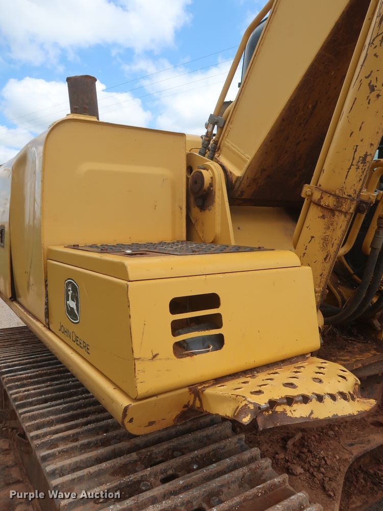 image for item HJ9330 2005 John Deere 160C LC  excavator