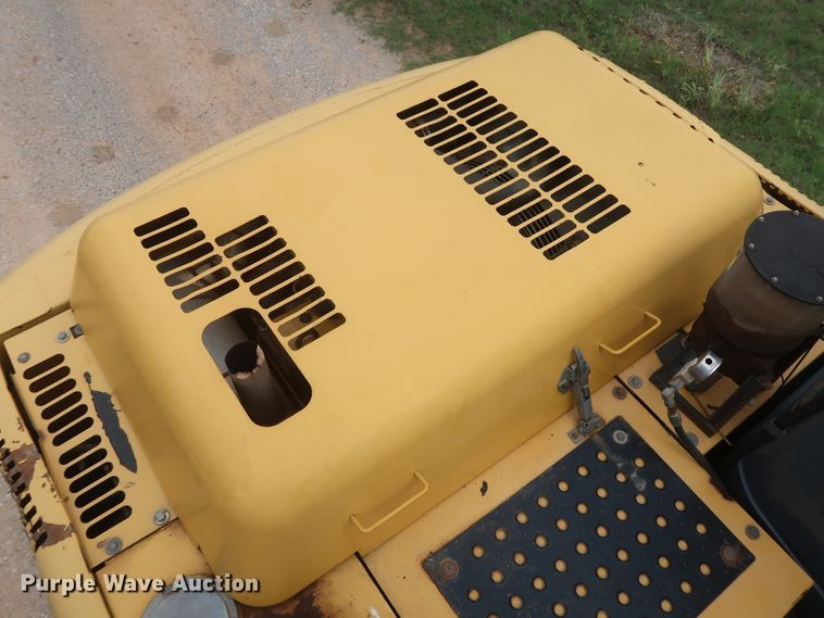 image for item HJ9330 2005 John Deere 160C LC  excavator