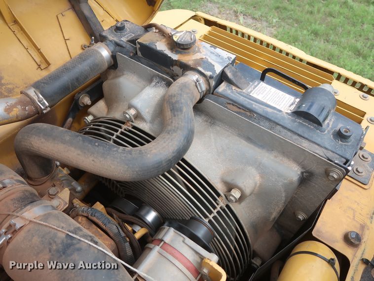 image for item HJ9330 2005 John Deere 160C LC  excavator